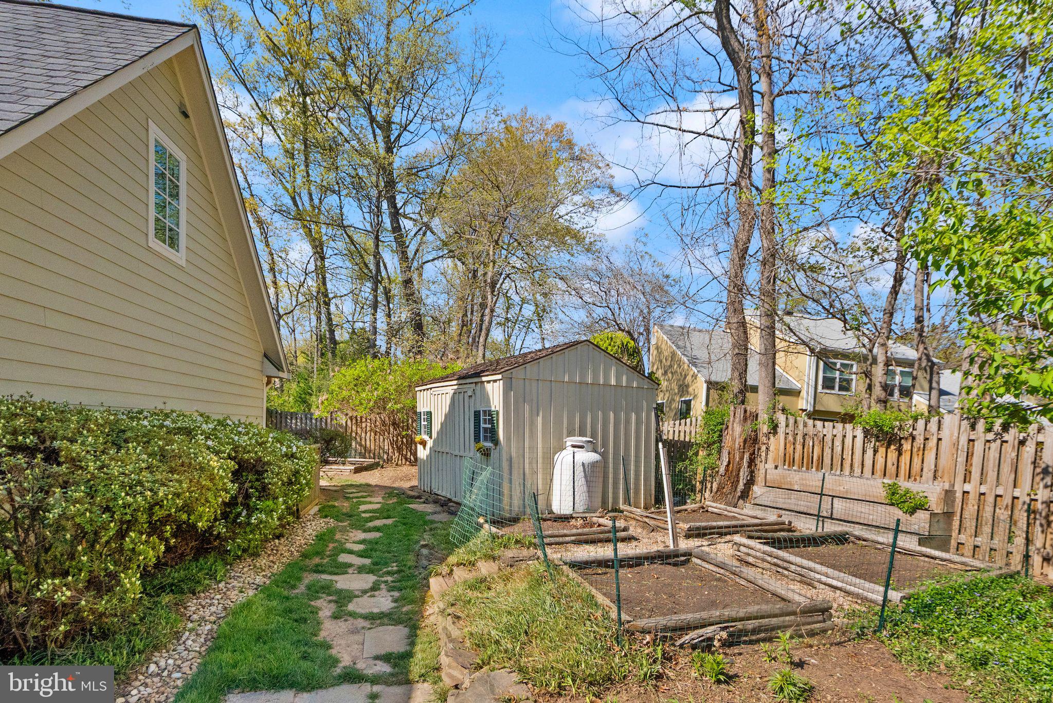 11809 Wayland Street Oakton, VA 22124 - Photo 76 of 97 So many possibilities!