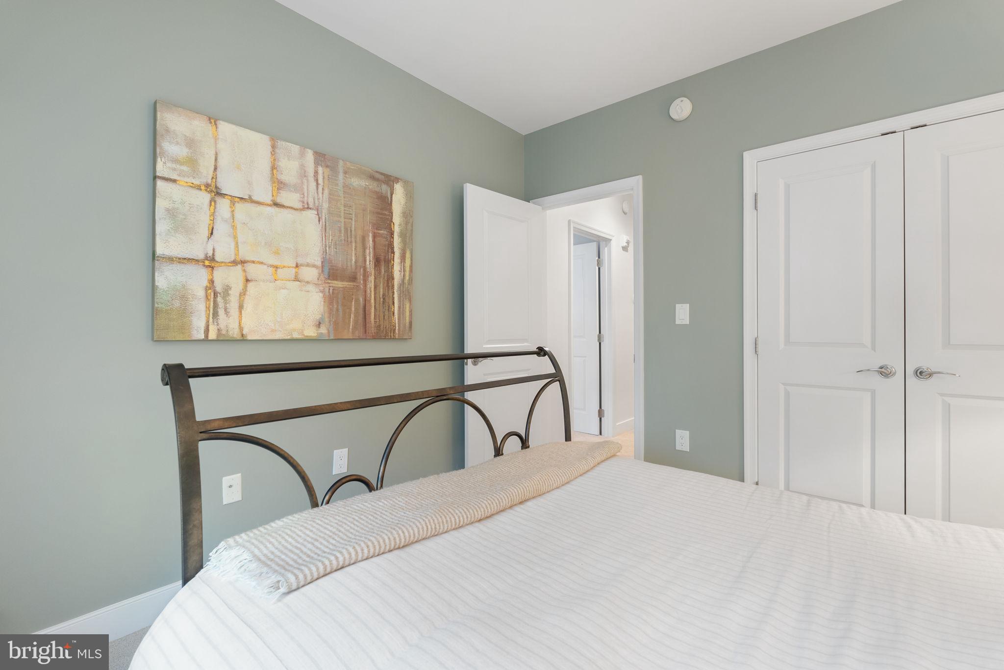 1418 North Rhodes Street, Unit B423 Arlington, VA 22209 - Photo 20 of 36 Second bedroom with good closet space