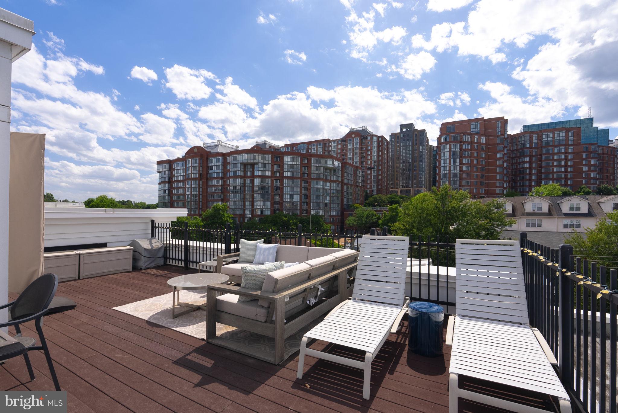 1418 North Rhodes Street, Unit B423 Arlington, VA 22209 - Photo 27 of 36 Relax and soak up the sun