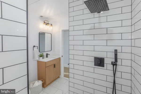 $1,750 | 1012 17th Place Northeast, Unit 1, Washington, DC 20002