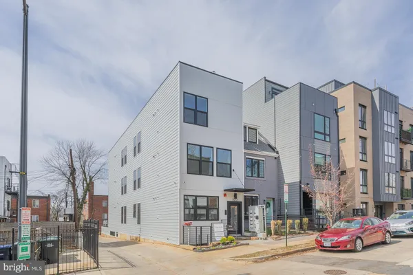 $1,750 | 1012 17th Place Northeast, Unit 1, Washington, DC 20002