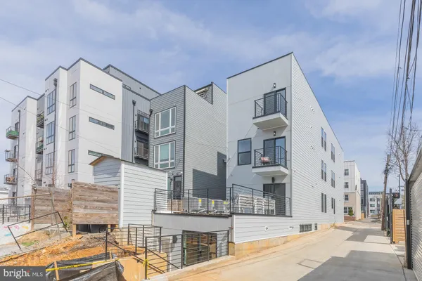 $1,750 | 1012 17th Place Northeast, Unit 1, Washington, DC 20002