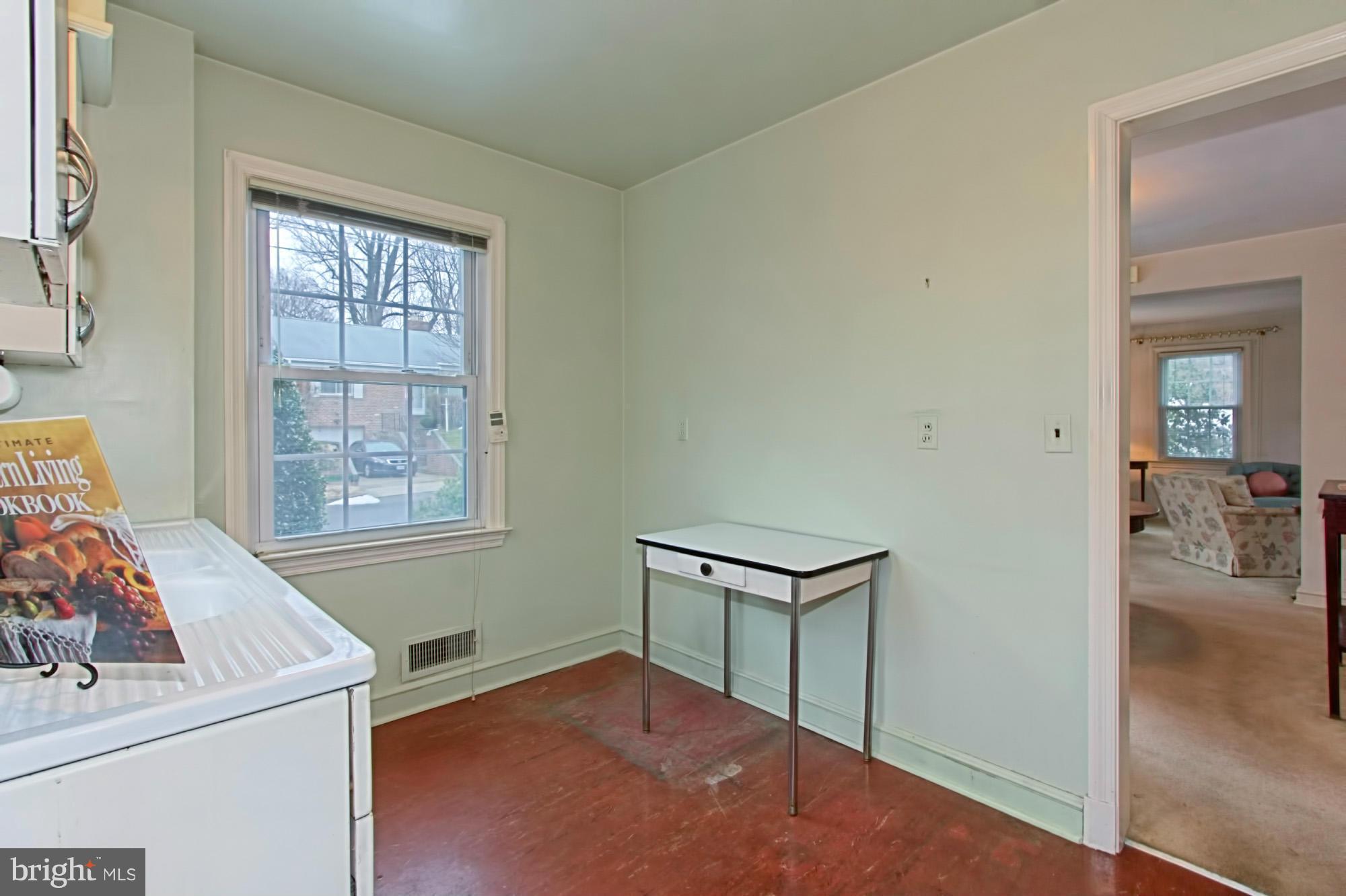801 Ridge Place Falls Church, VA 22046 - Photo 15 of 30 Kitchen