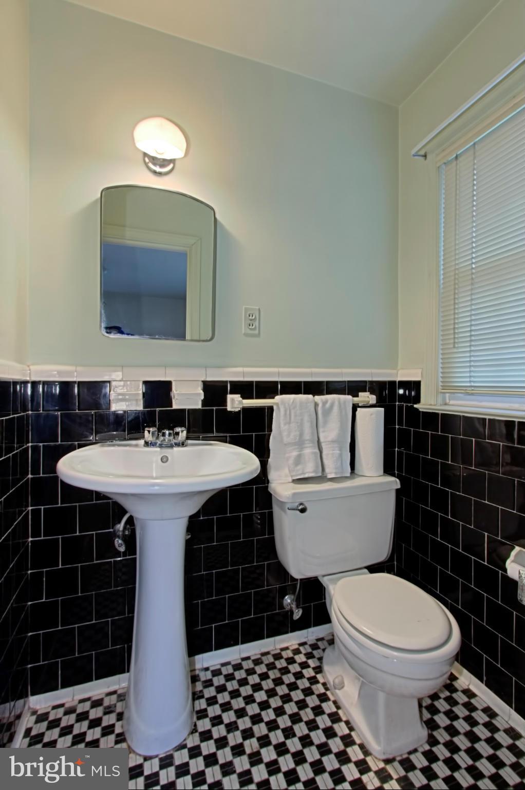 801 Ridge Place Falls Church, VA 22046 - Photo 19 of 30 Bath
