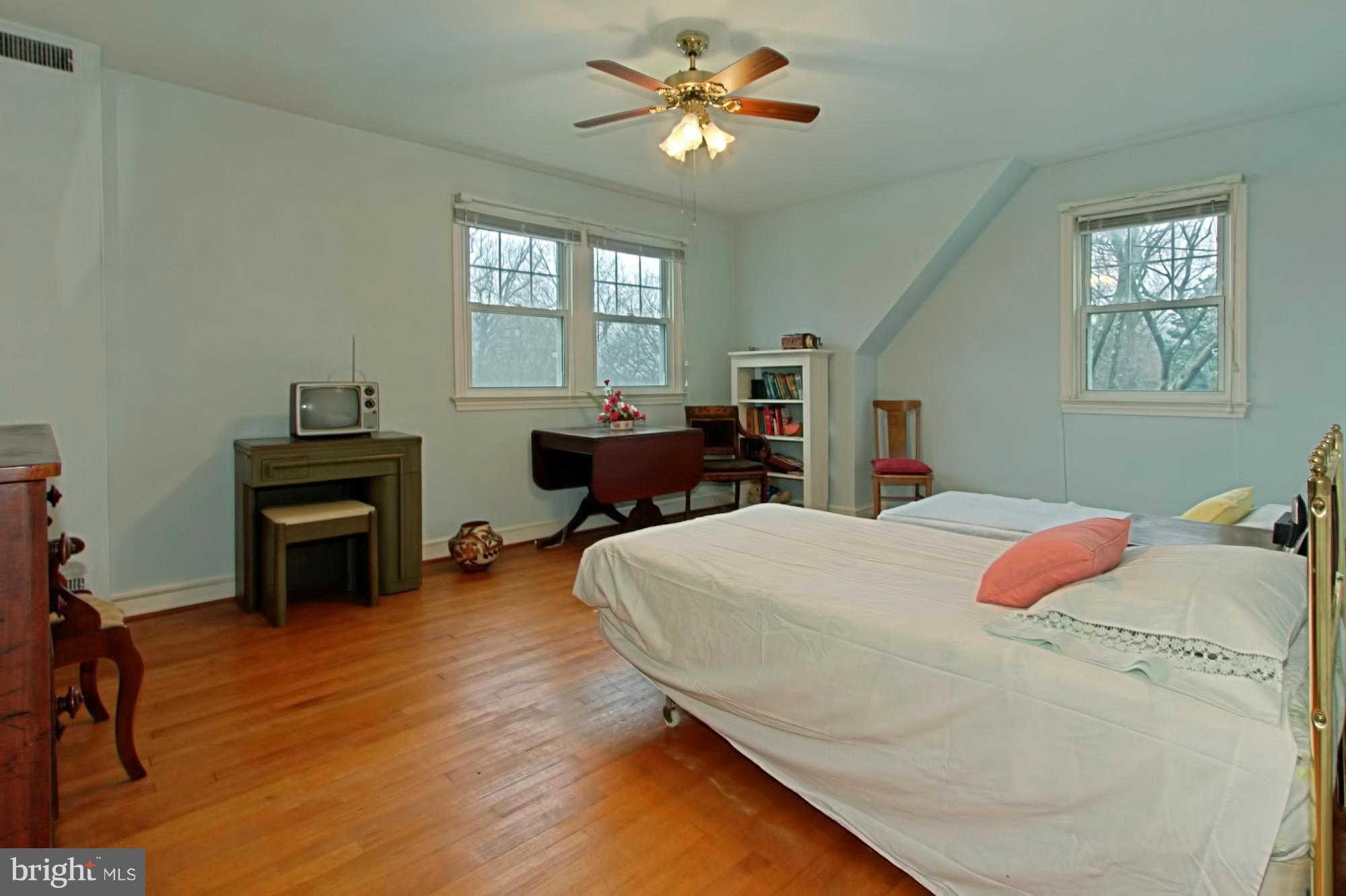 801 Ridge Place Falls Church, VA 22046 - Photo 22 of 30 Bedroom