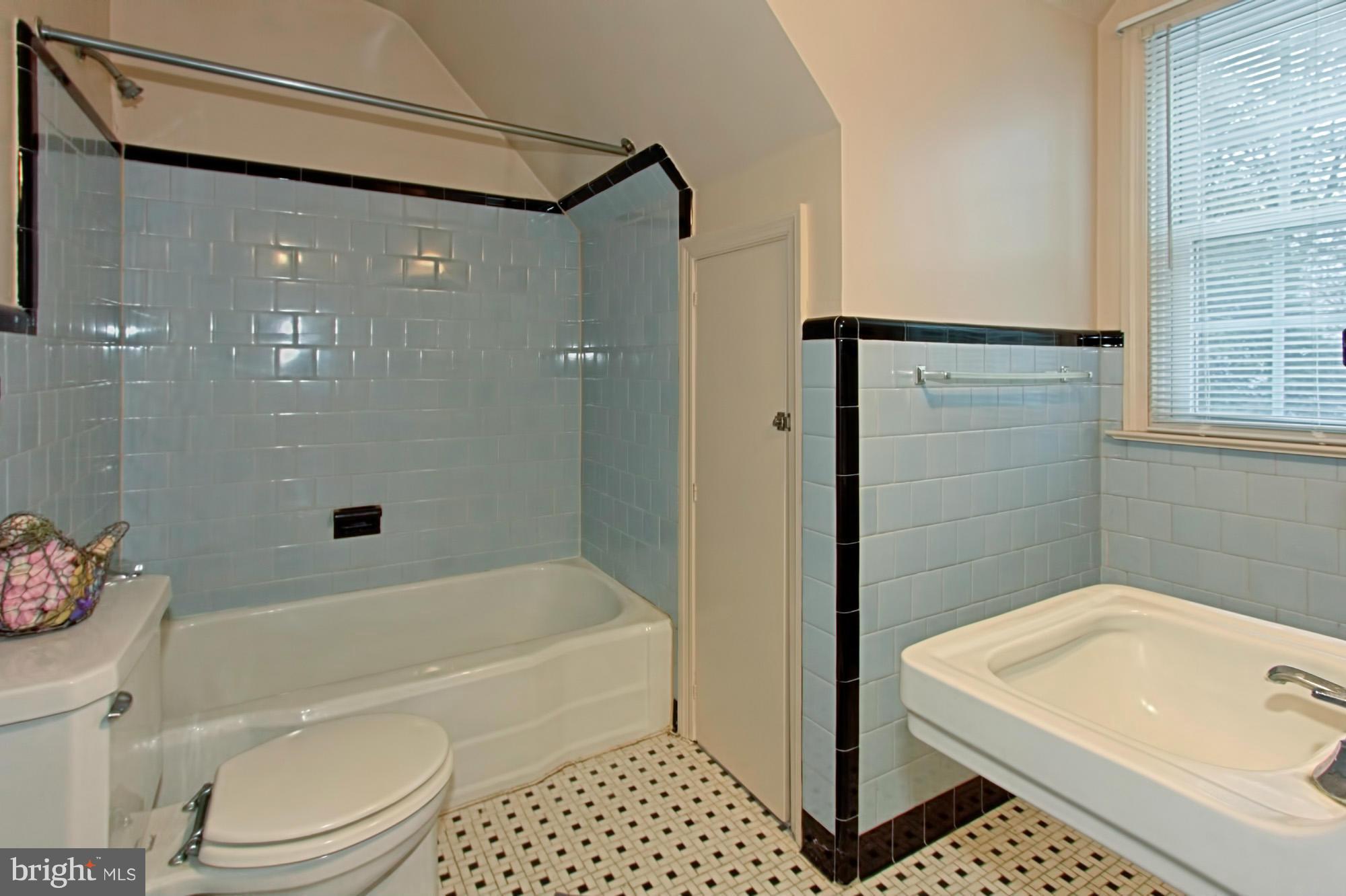 801 Ridge Place Falls Church, VA 22046 - Photo 24 of 30 Bath