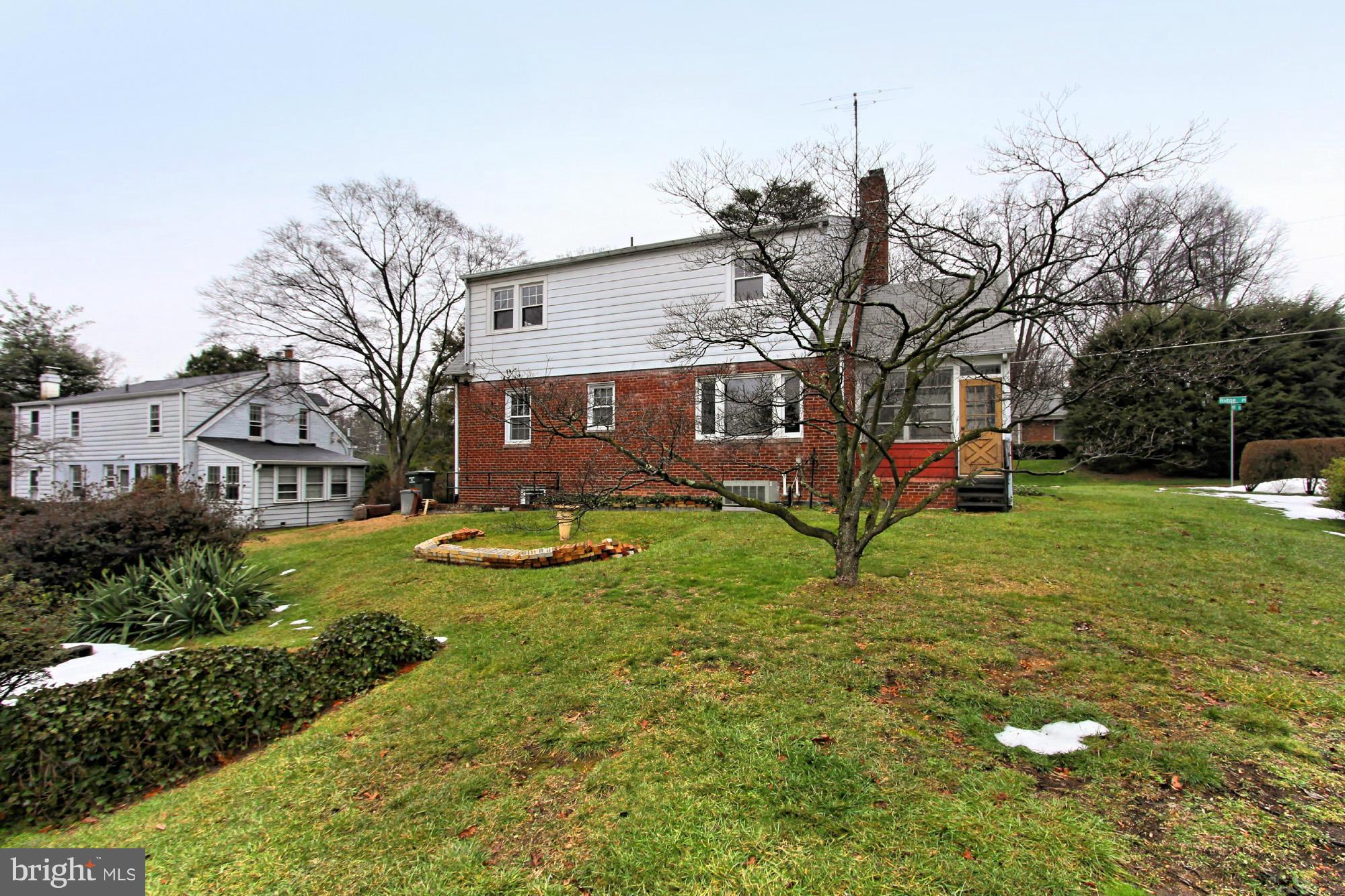 801 Ridge Place Falls Church, VA 22046 - Photo 27 of 30 Exterior (Rear)