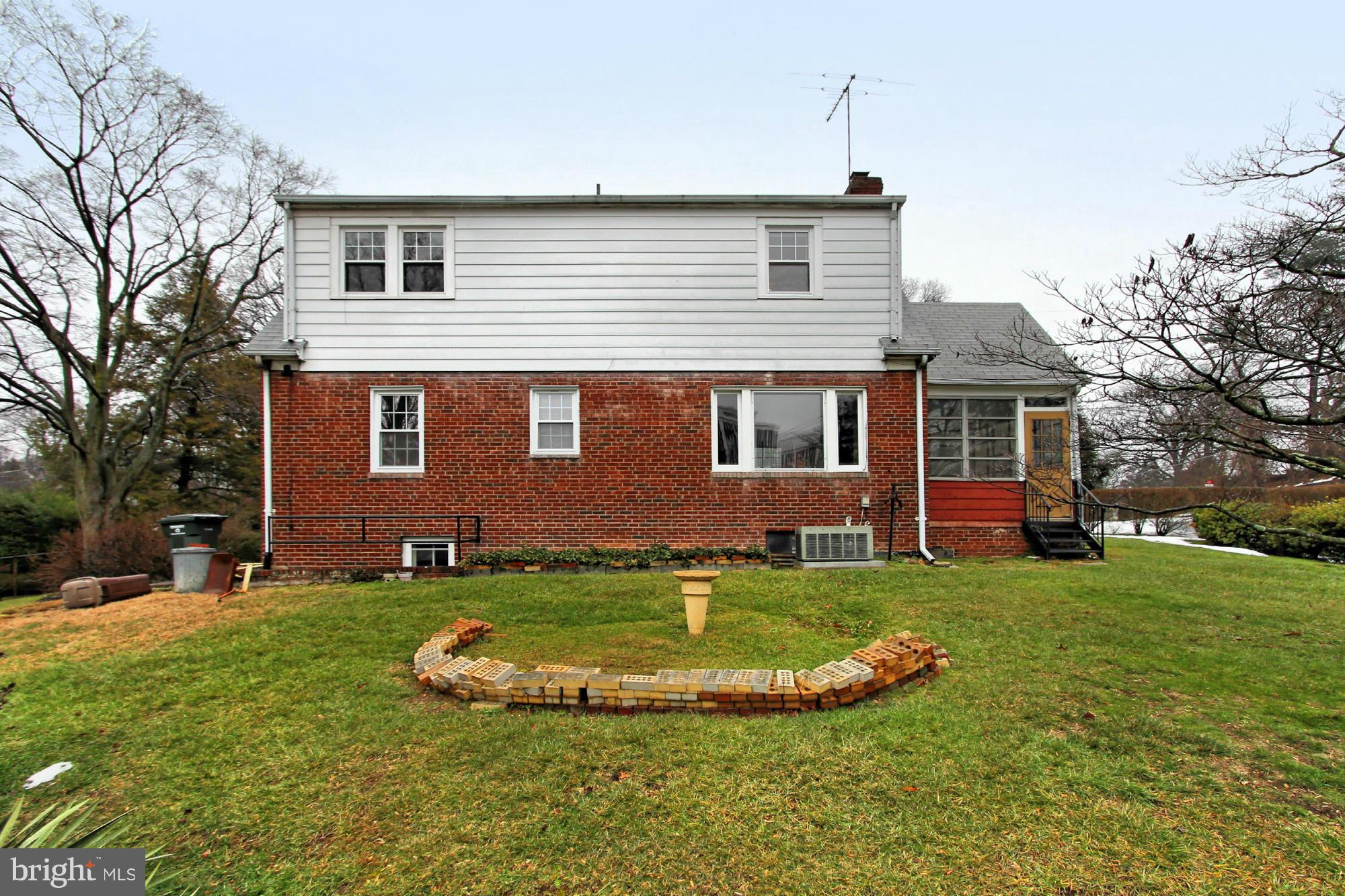 801 Ridge Place Falls Church, VA 22046 - Photo 28 of 30 Exterior (Rear)