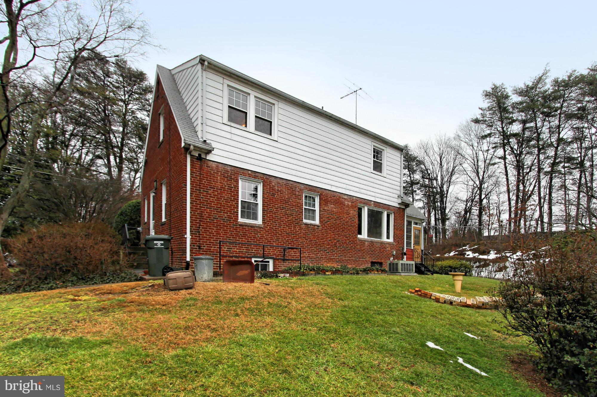 801 Ridge Place Falls Church, VA 22046 - Photo 29 of 30 Exterior (Rear)