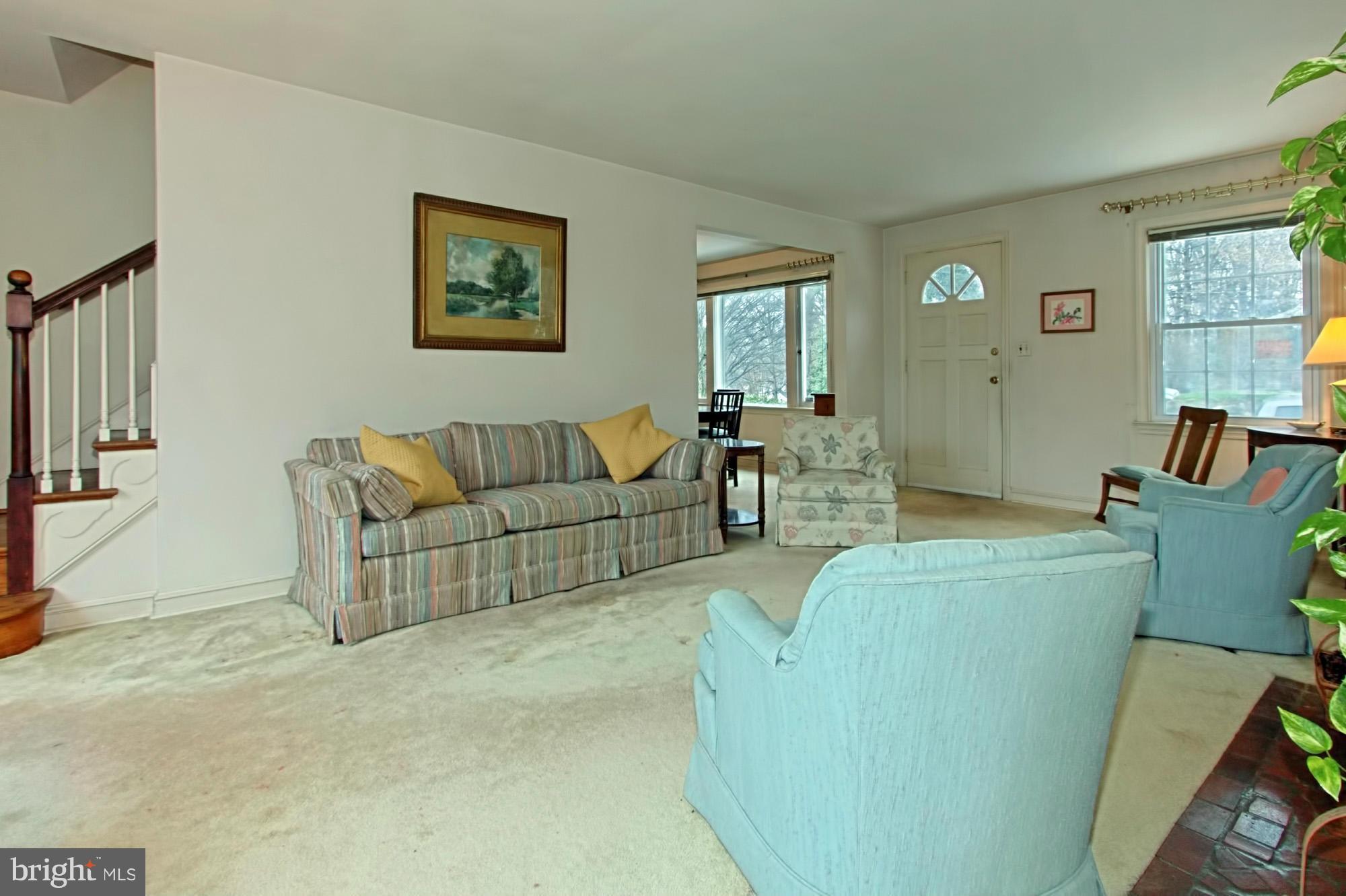 801 Ridge Place Falls Church, VA 22046 - Photo 8 of 30 Living Room