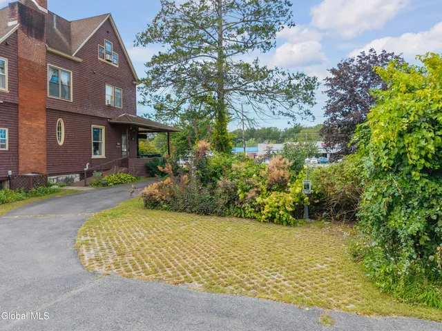 $1,200,000 | 182 Ballston Avenue, Saratoga Springs, NY 12866