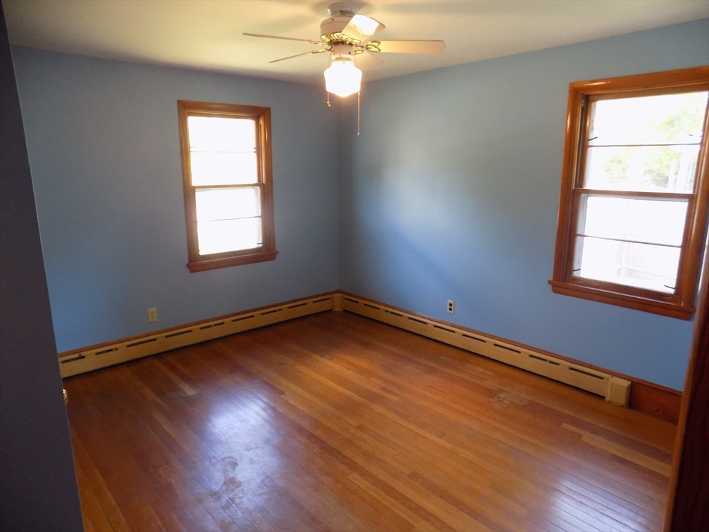 266 Alden Road Fairhaven, MA 02719 - Photo 14 of 38
