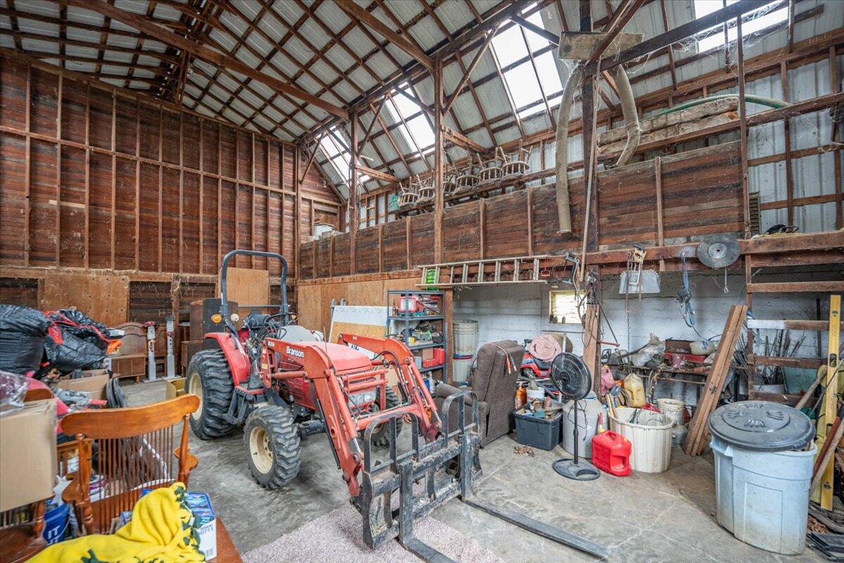 5210 Balls Ferry Road Anderson, CA 96007 - Photo 34 of 68 Barn