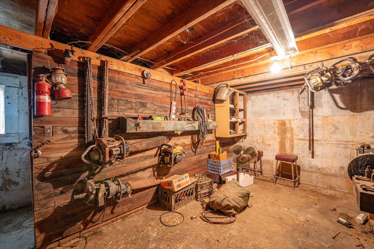 5210 Balls Ferry Road Anderson, CA 96007 - Photo 36 of 68 Barn