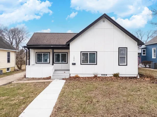 $179,000 | 1006 North Morris Avenue, Bloomington, IL 61701