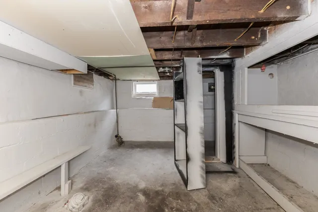 a view of a storage & utility room