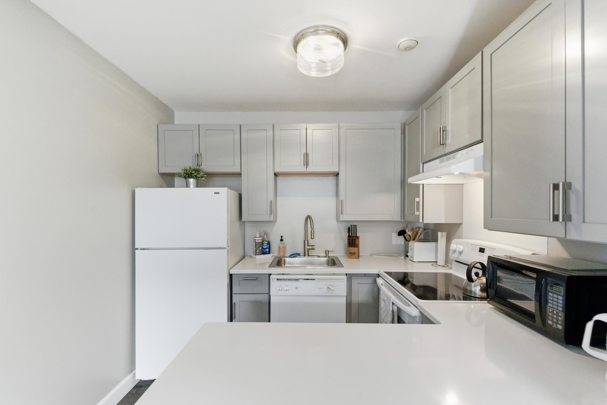 75 Treetop Circle, Unit 26 Laconia, NH 03246 - Photo 16 of 39