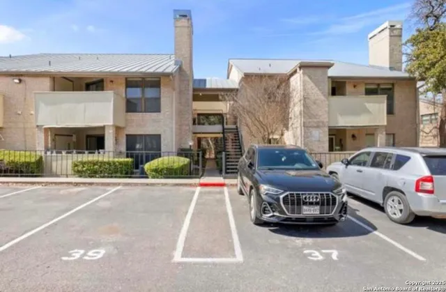 a view of a basketball court