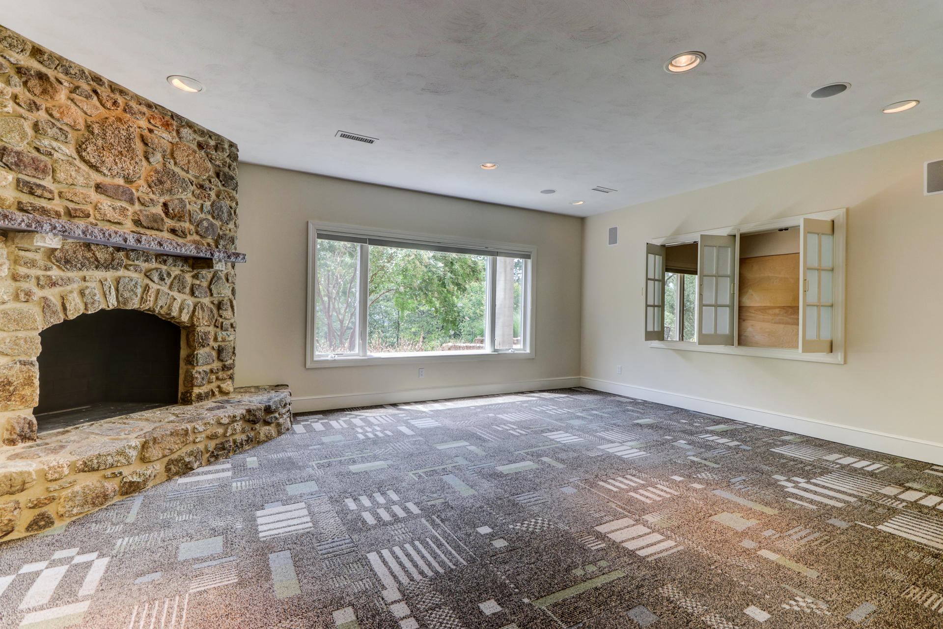 4975 Fox Ridge Road Southwest Roanoke, VA 24018 - Photo 87 of 104 LL Family Room off Kitchenette