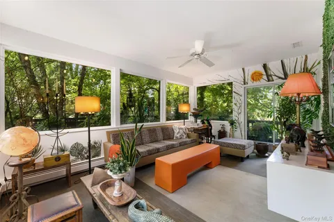 $1,695,000 | 5 Coralyn Road, Scarsdale, NY 10583