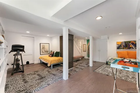 $1,695,000 | 5 Coralyn Road, Scarsdale, NY 10583