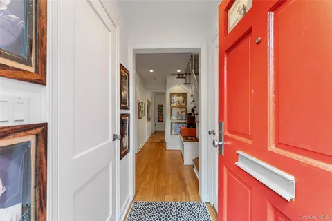 $1,695,000 | 5 Coralyn Road, Scarsdale, NY 10583