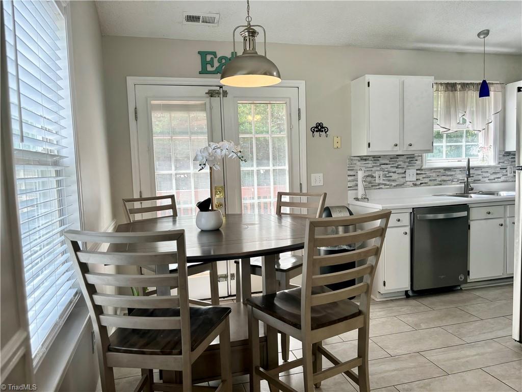 2711 Westgate Drive High Point, NC 27265 - Photo 6 of 23