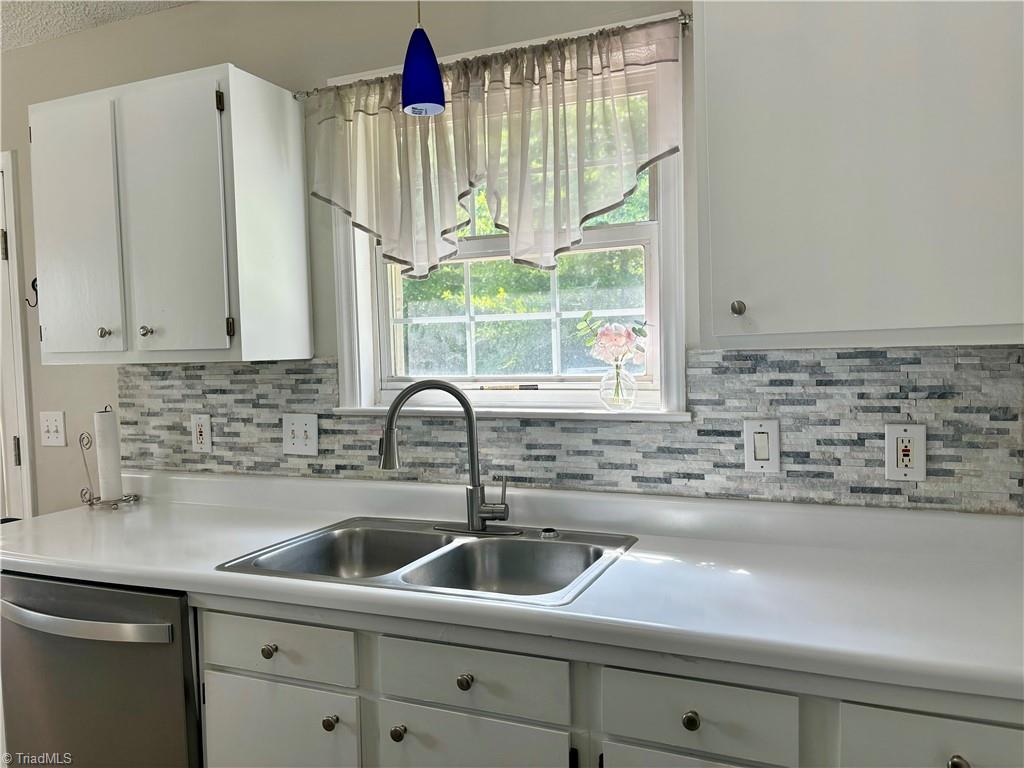 2711 Westgate Drive High Point, NC 27265 - Photo 8 of 23