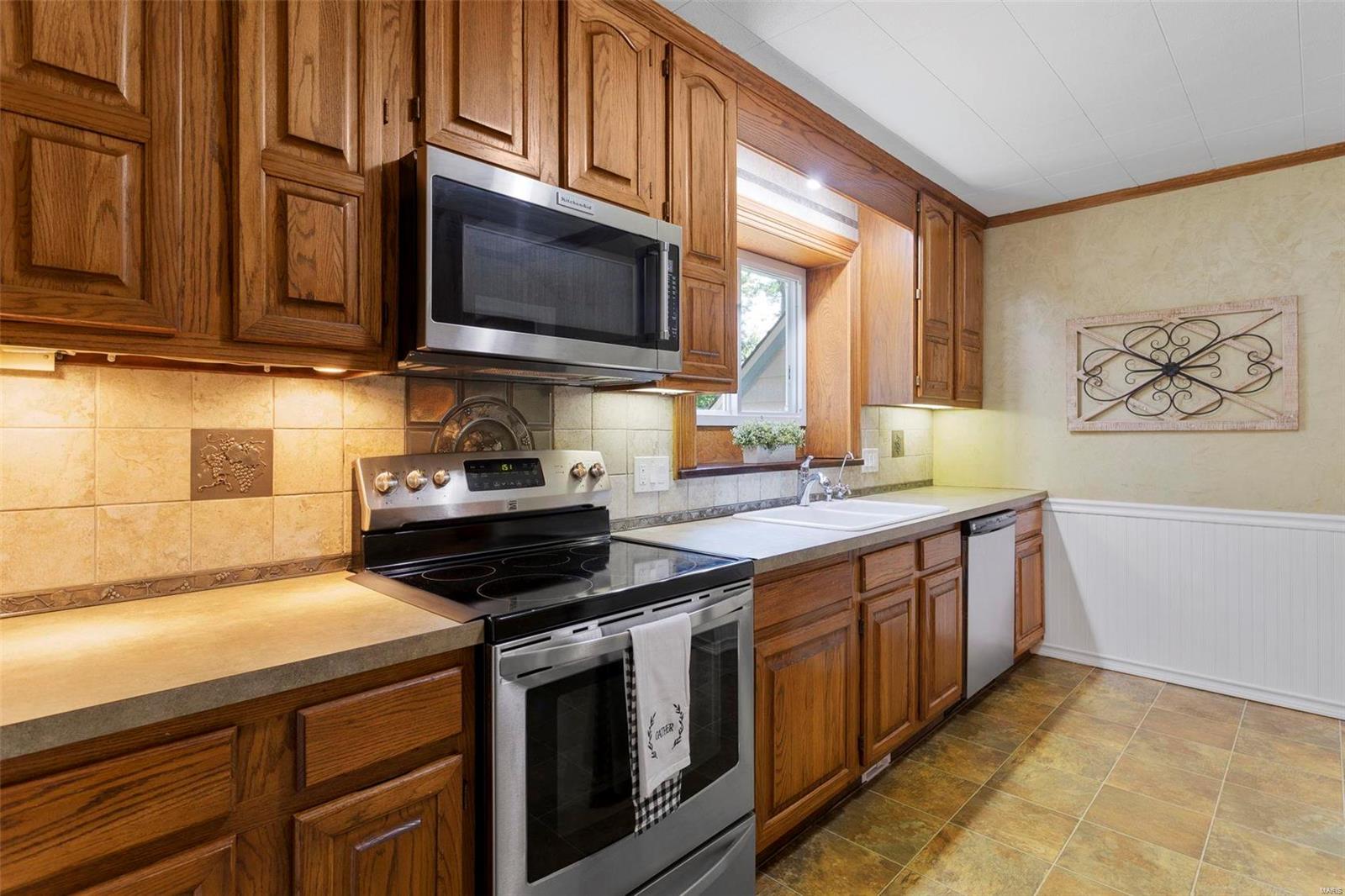 95 Green Acres Road St. Louis, MO 63137 - Photo 8 of 30