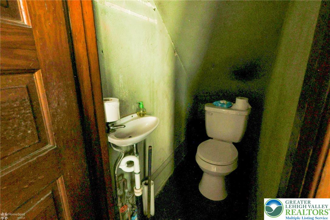 1521 East 6th Street Bethlehem, PA 18015 - Photo 46 of 54