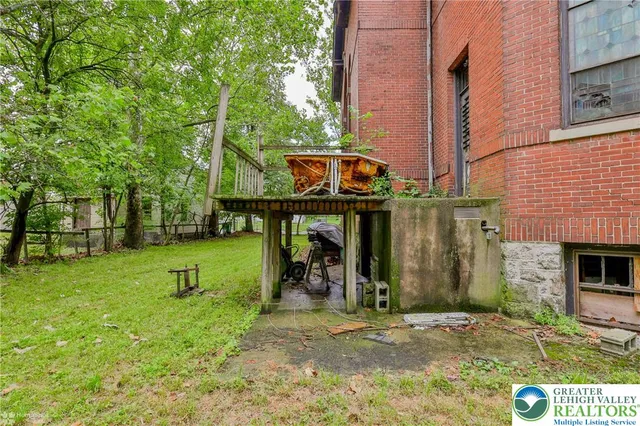 $350,000 | 1521 East 6th Street, Bethlehem, PA 18015