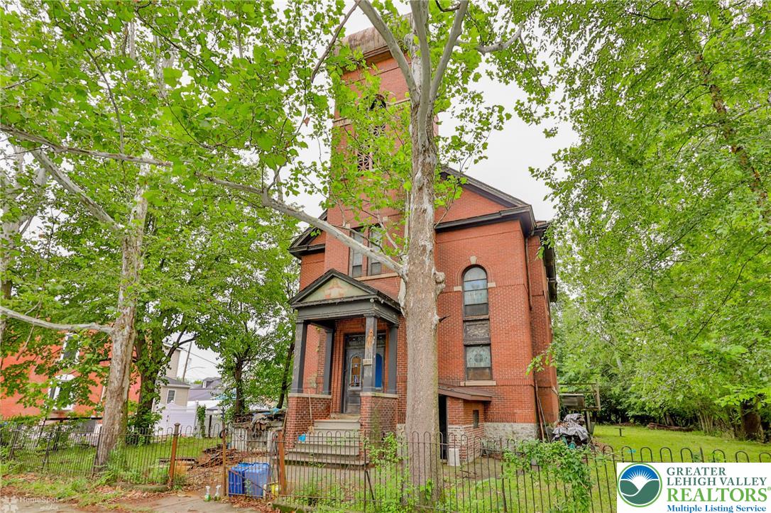 1521 East 6th Street Bethlehem, PA 18015 - Photo 6 of 54