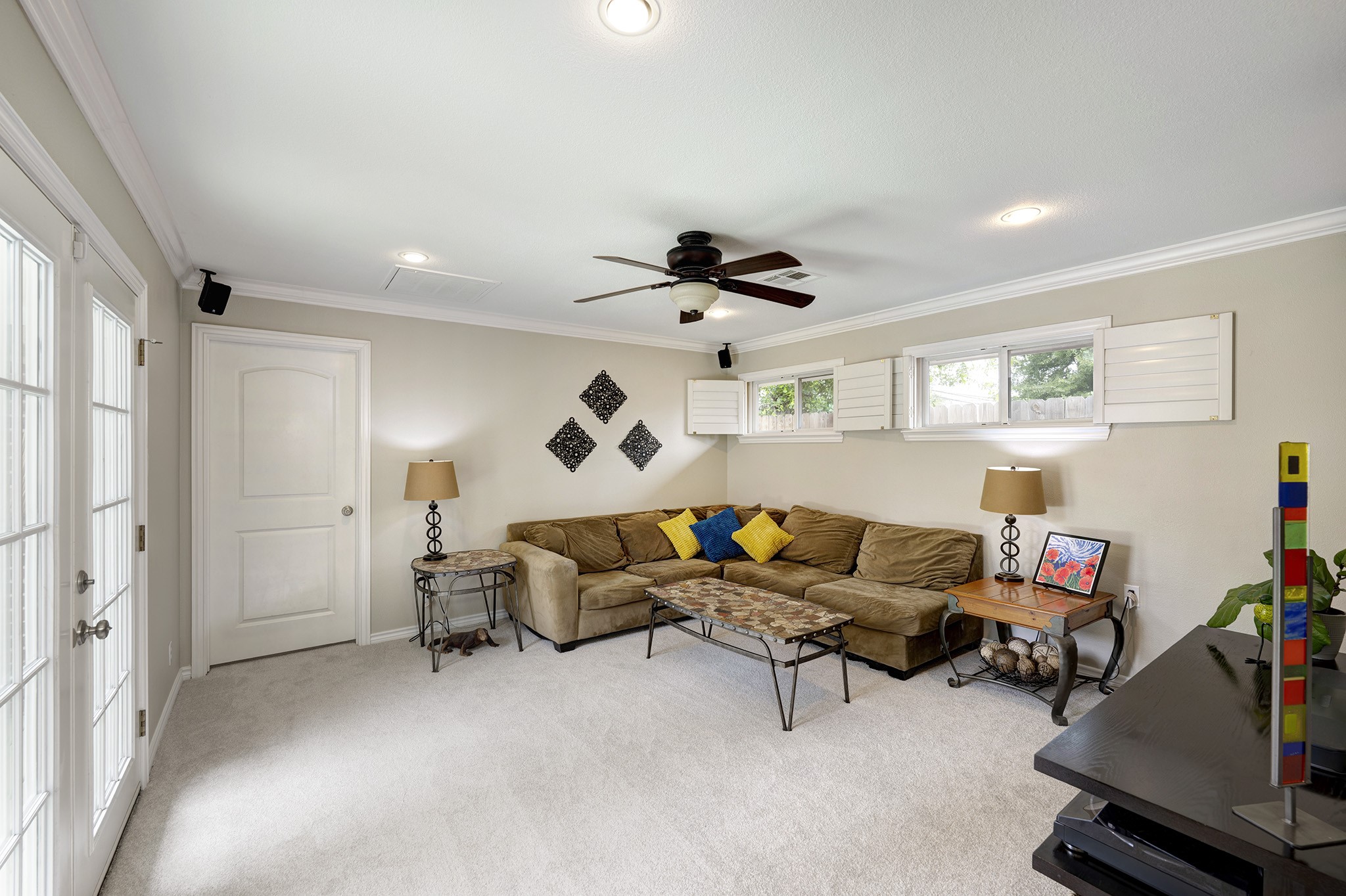 1111 Clovis Road Houston, TX 77008 - Photo 10 of 32 Family Room- with access to the Primary Suite.