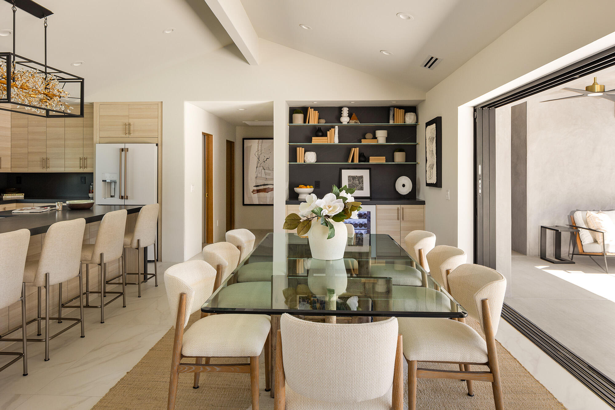 71501 Sahara Road Rancho Mirage, CA 92270 - Photo 6 of 29 a view of a dining room with furniture