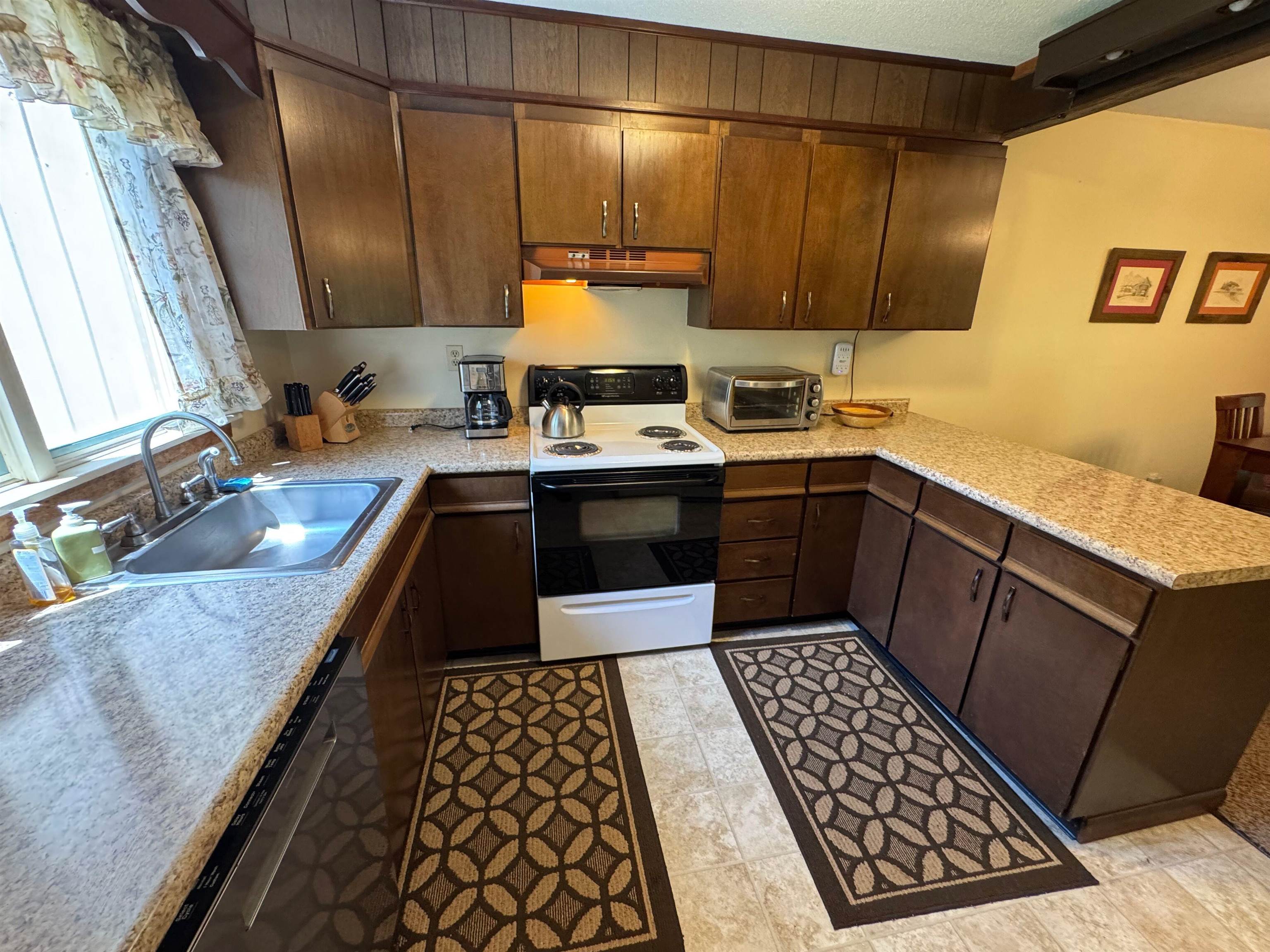 394 Haystack Road, Unit 2 Wilmington, VT 05363 - Photo 11 of 34