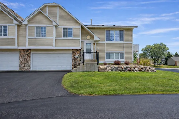 $294,000 | 15865 Griffon Path, Apple Valley, MN 55124