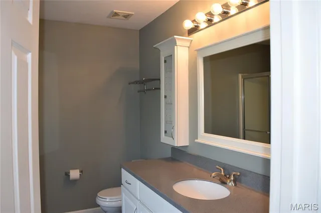 $3,500 | 354 Birchwood Crossing Lane, Maryland Heights, MO 63043