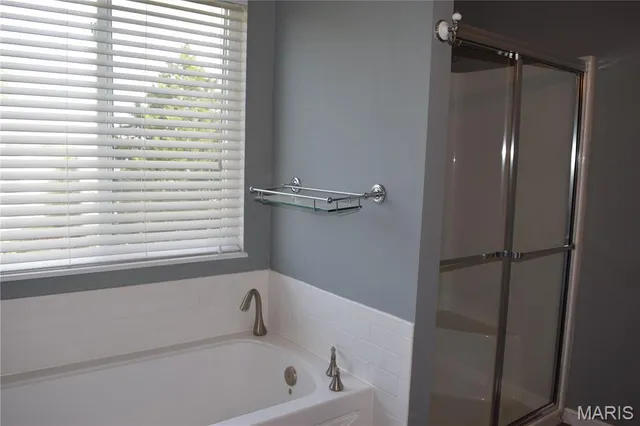 $3,500 | 354 Birchwood Crossing Lane, Maryland Heights, MO 63043