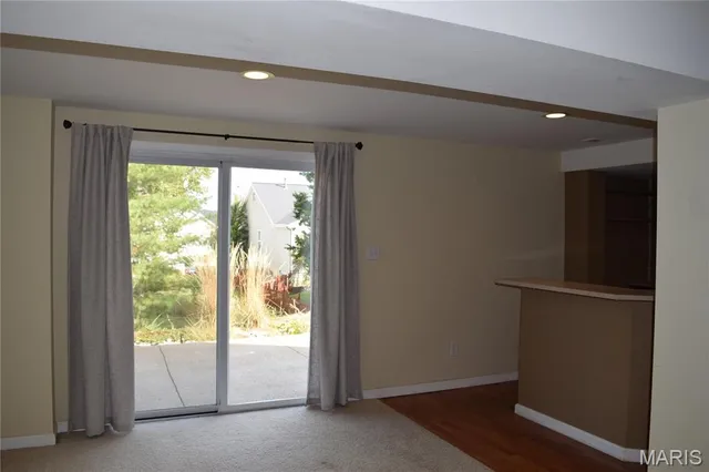 $3,500 | 354 Birchwood Crossing Lane, Maryland Heights, MO 63043