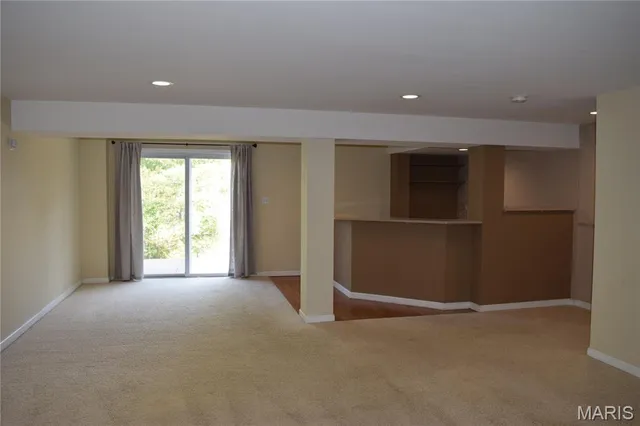 $3,500 | 354 Birchwood Crossing Lane, Maryland Heights, MO 63043