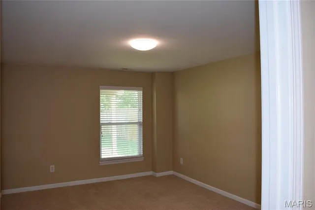 $3,500 | 354 Birchwood Crossing Lane, Maryland Heights, MO 63043