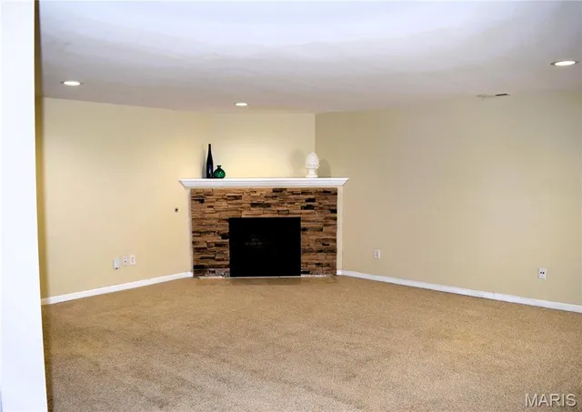 $3,500 | 354 Birchwood Crossing Lane, Maryland Heights, MO 63043