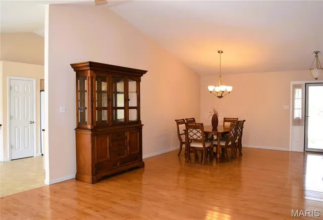 $3,500 | 354 Birchwood Crossing Lane, Maryland Heights, MO 63043