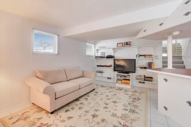 $317,000 | 15441 Betty Ann Lane, Oak Forest, IL 60452