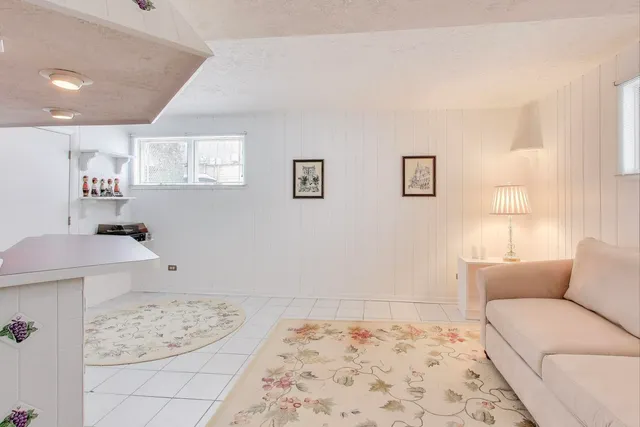 $317,000 | 15441 Betty Ann Lane, Oak Forest, IL 60452