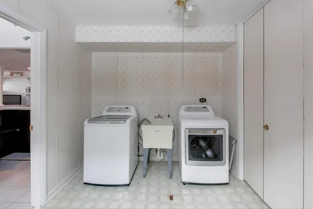 $317,000 | 15441 Betty Ann Lane, Oak Forest, IL 60452