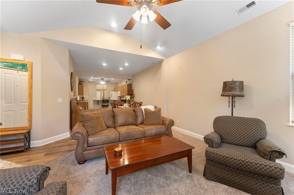 9264 Sharrott Road, Unit 1604 Youngstown, OH 44514 - Photo 8 of 29