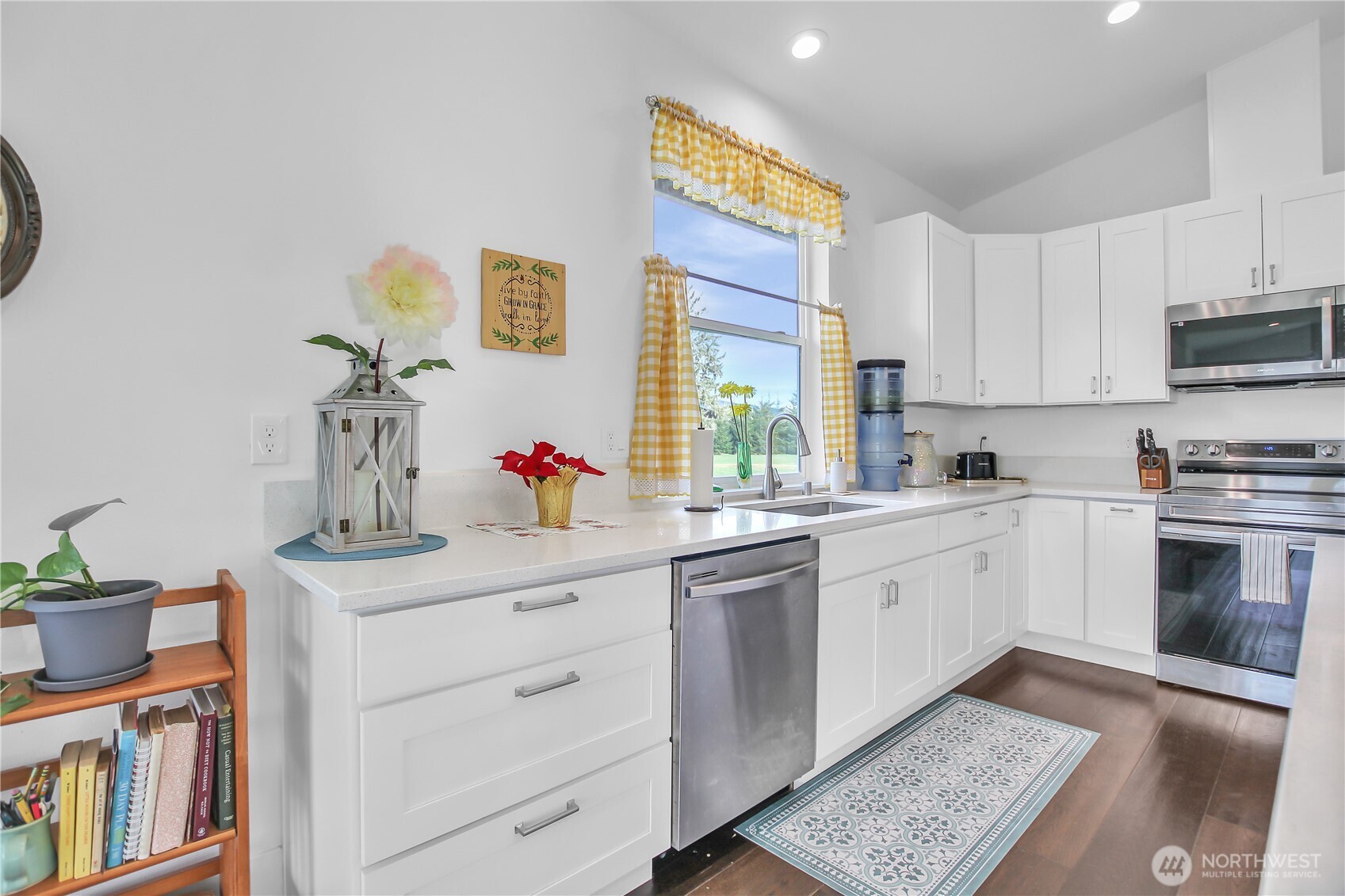 30 Nature Loop Cathlamet, WA 98612 - Photo 9 of 31