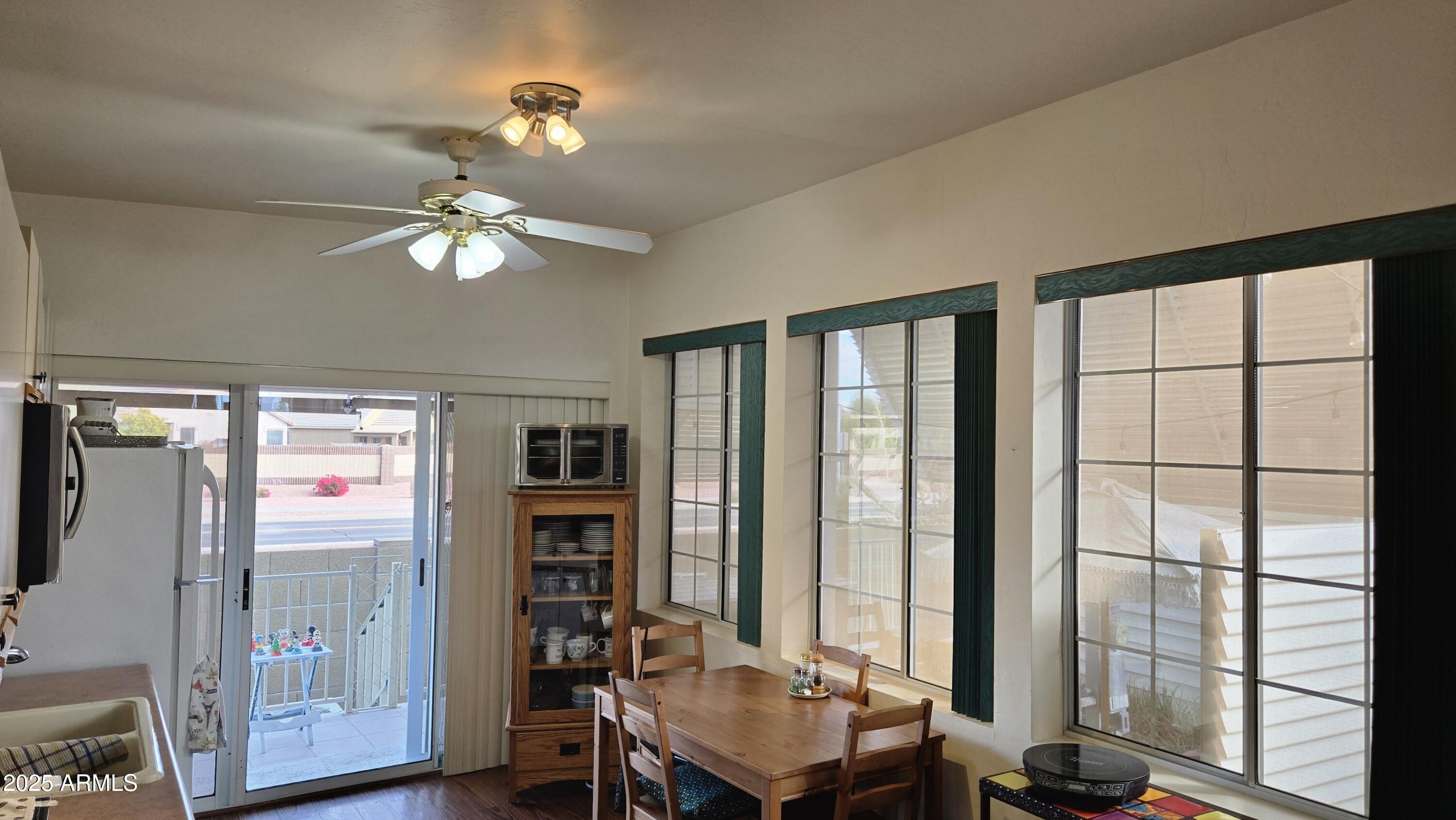17200 West Bell Road, Unit 1006 Surprise, AZ 85374 - Photo 3 of 12 Kitchen Dining