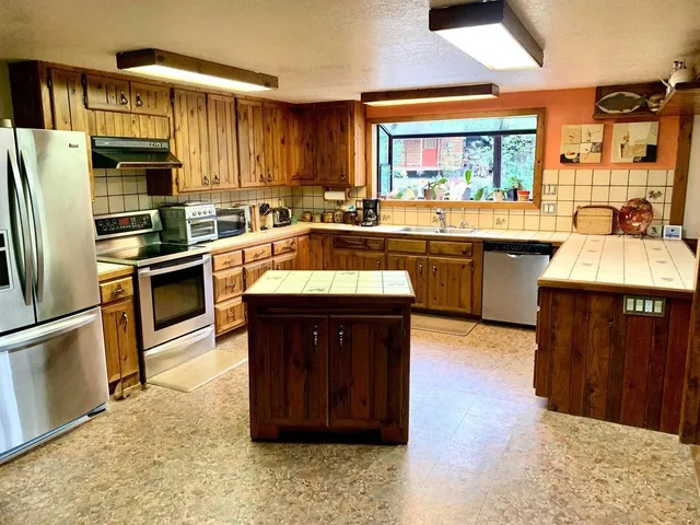 $619,000 | 59 Bisbee Creek Lane, Kettle Falls, WA 99141